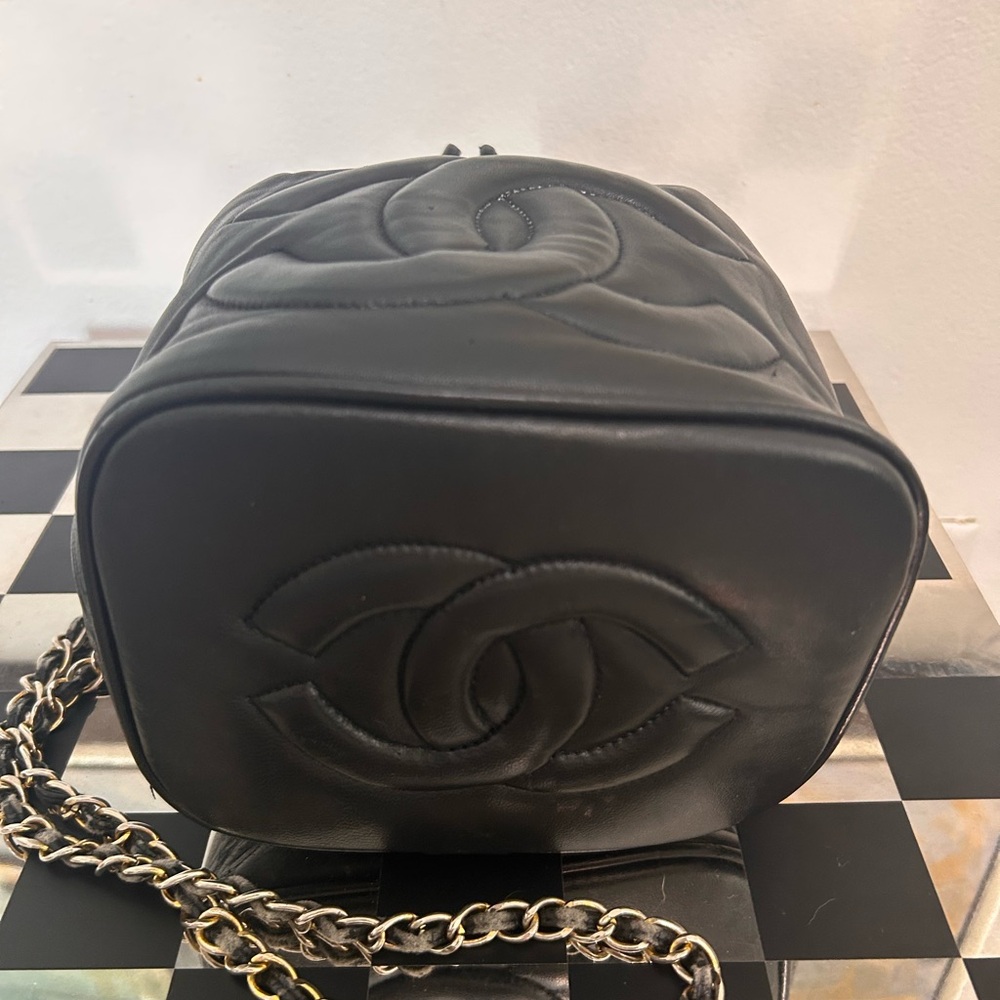 SOLD Chanel Black Leather BUCKET🔥 Bag Needs Leather Strap replacement - Picture 4 of 12